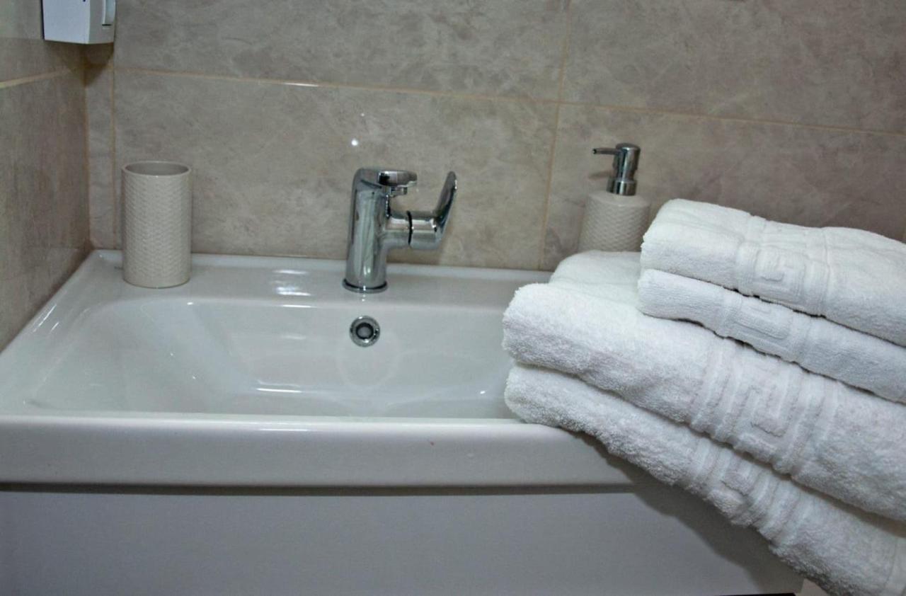 Apartament Laura Solid House Мамая Екстериор снимка
