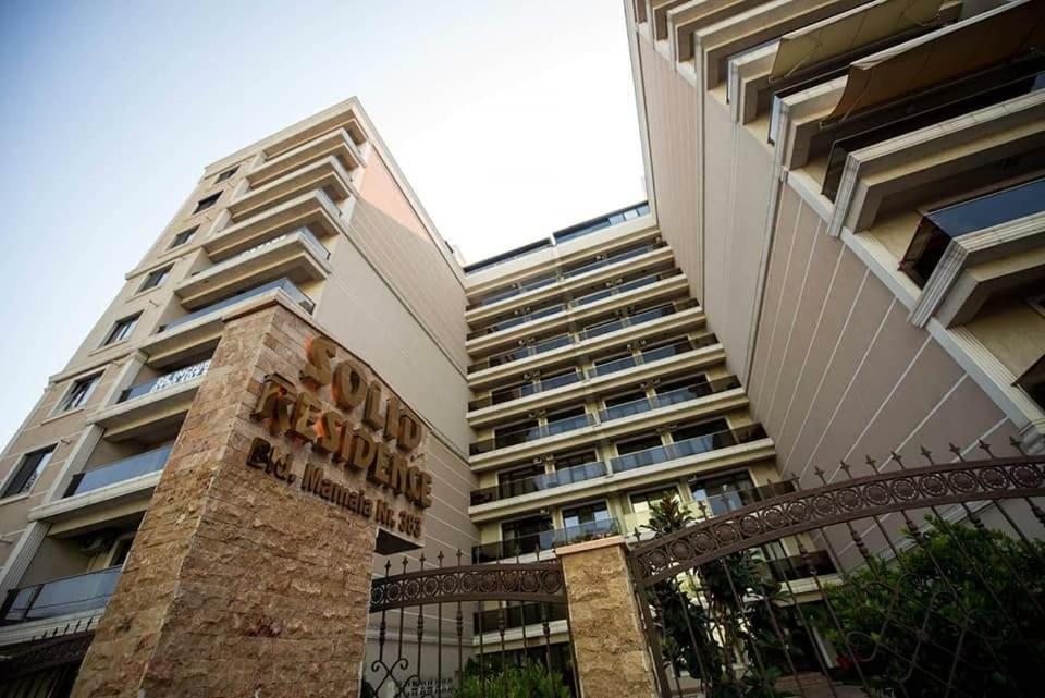 Apartament Laura Solid House Мамая Екстериор снимка