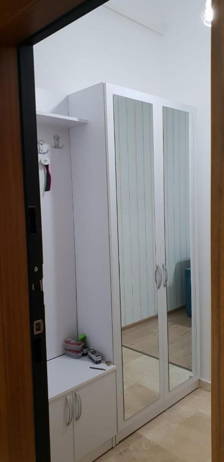 Apartament Laura Solid House Мамая Екстериор снимка
