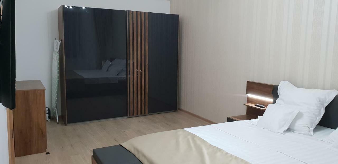 Apartament Laura Solid House Мамая Екстериор снимка