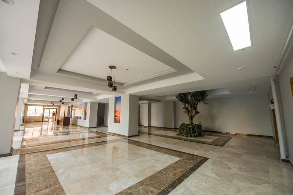 Apartament Laura Solid House Мамая Екстериор снимка